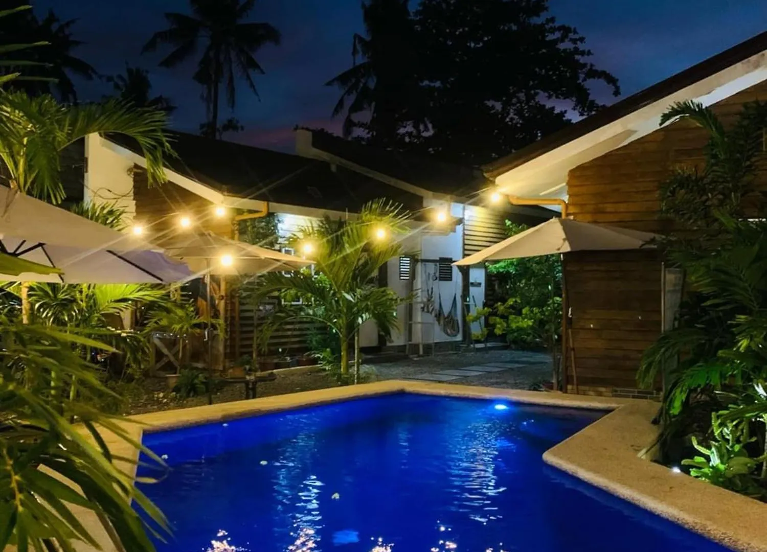 Eyy Hostel Panglao